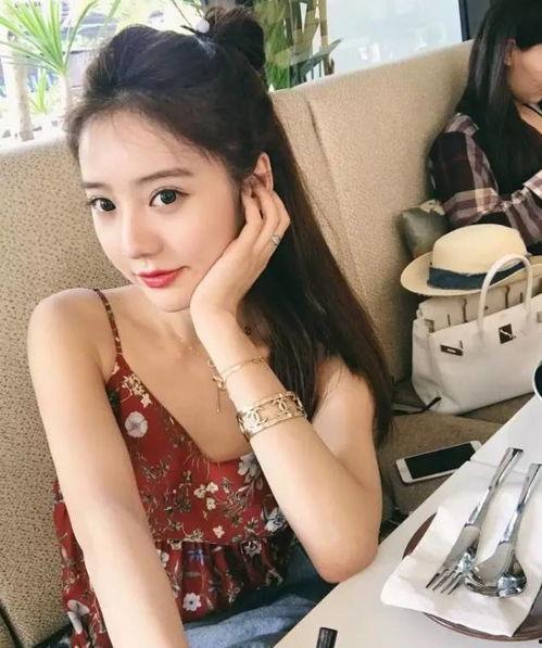 国产美女网红福利视频,魅力四溢，引人瞩目