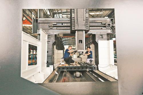 国产智能机床加工视频,高效精准，引领制造业新篇章